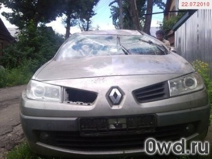 Битый автомобиль Renault Megane