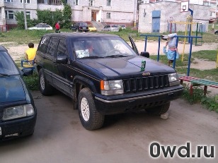 Битый автомобиль Jeep Grand Cherokee